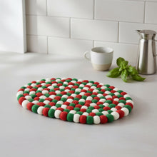 Load image into Gallery viewer, Felt Casserole Trivet, Classic Christmas