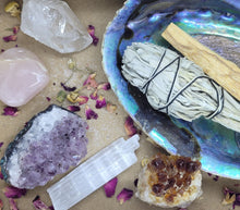 Load image into Gallery viewer, The Essential Crystal & Spiritual Healing Kit