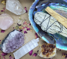 Load image into Gallery viewer, The Essential Crystal & Spiritual Healing Kit