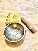 Load image into Gallery viewer, Yoga Singing Bowl for Peace Sound Therapy Meditation Copper-5"