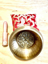 Load image into Gallery viewer, Yoga Singing Bowl for Peace Sound Therapy Meditation Copper-7 Inch