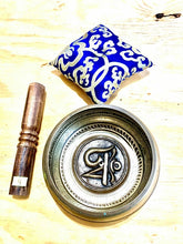 Load image into Gallery viewer, Yoga Singing Bowl for Peace Sound Therapy Meditation Copper-8.5"