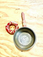 Load image into Gallery viewer, Yoga Singing Bowl for Peace Sound Therapy Meditation Copper-5"