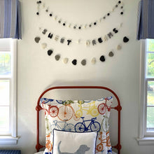 Load image into Gallery viewer, Hand Crafted Felt from Nepal: Hearts Garland, Grey