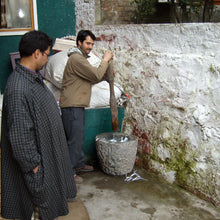 Load image into Gallery viewer, Handpainted Cat Ornaments, Set of 2