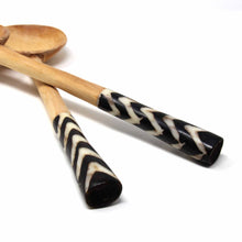 Load image into Gallery viewer, Olive Serving Set with Bone Handles 10 inch