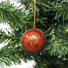 Load image into Gallery viewer, Handpainted Ornaments, Gold Chinar Leaves - Pack of 3