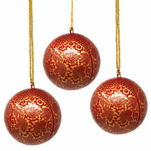 Load image into Gallery viewer, Handpainted Ornaments, Gold Chinar Leaves - Pack of 3
