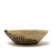 Load image into Gallery viewer, Woven Sisal Fruit Basket, Spiral Pattern in Natural/Black
