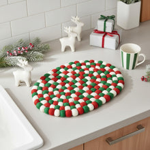Load image into Gallery viewer, Felt Casserole Trivet, Classic Christmas
