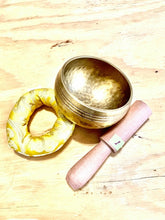 Load image into Gallery viewer, Yoga Singing Bowl for Peace Sound Therapy Meditation Copper-4&quot;
