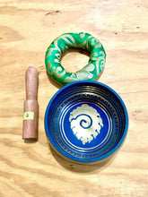 Load image into Gallery viewer, Yoga Singing Bowl for Peace Sound Therapy Meditation Copper-5&quot;
