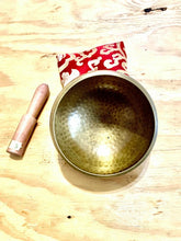 Load image into Gallery viewer, Yoga Singing Bowl for Peace Sound Therapy Meditation Copper-7 Inch
