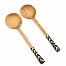 Load image into Gallery viewer, Olive Serving Set with Bone Handles 10 inch
