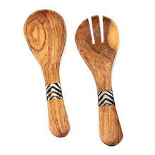 Load image into Gallery viewer, Olive Wood Serving Set, Small with Batik Inlay

